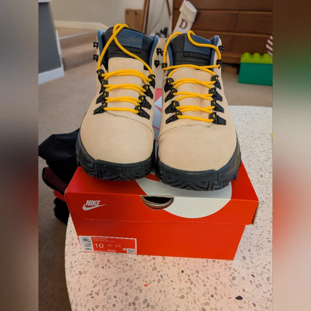 Nike Cygnal - Picture 2 of 3